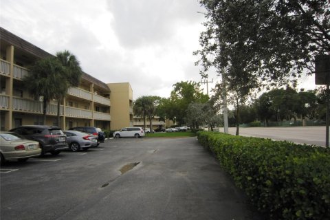Condominio en venta en Fort Lauderdale, Florida, 1 dormitorio, 61.32 m2 № 2154045 - foto 2