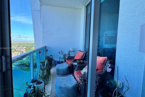 Condo in Sunrise, Florida, 2 bedrooms  № 1929440 - photo 26