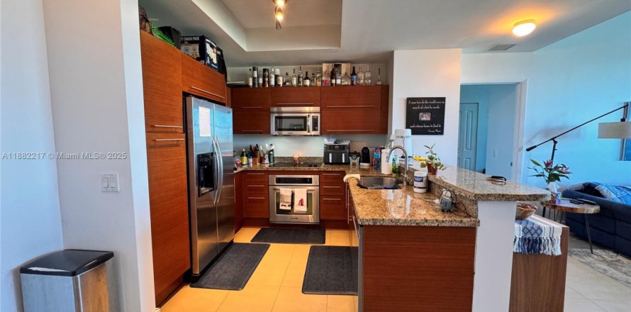 Condo in Sunrise, Florida, 2 bedrooms № 1929440