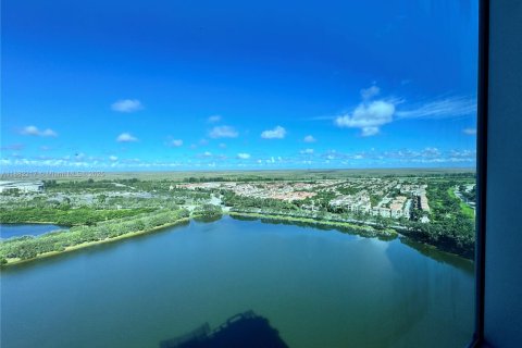 Condo in Sunrise, Florida, 2 bedrooms  № 1929440 - photo 17