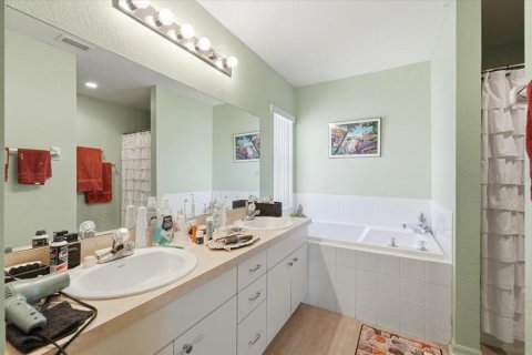 House in Lake Wales, Florida 3 bedrooms, 164.44 sq.m. № 2202376 - photo 30