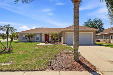 House in Lake Wales, Florida 3 bedrooms, 164.44 sq.m. № 2202376 - photo 2