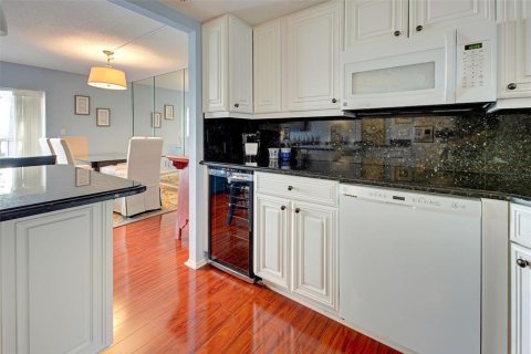 Condominio en alquiler en Sarasota, Florida, 2 dormitorios, 116.31 m2 № 1866409 - foto 9