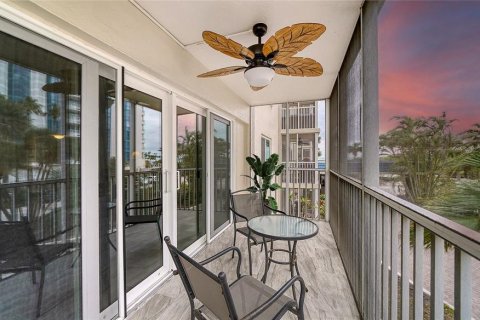 Condominio en alquiler en Sarasota, Florida, 2 dormitorios, 116.31 m2 № 1866409 - foto 3