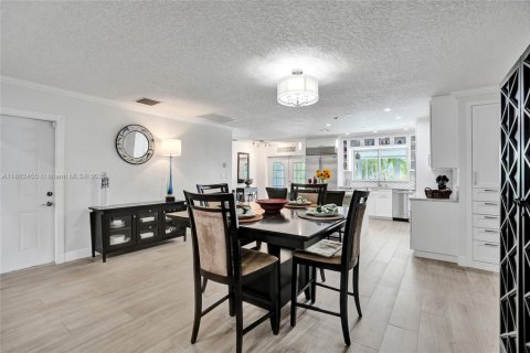 House in Pompano Beach, Florida 4 bedrooms, 189.15 sq.m. № 1890203 - photo 12