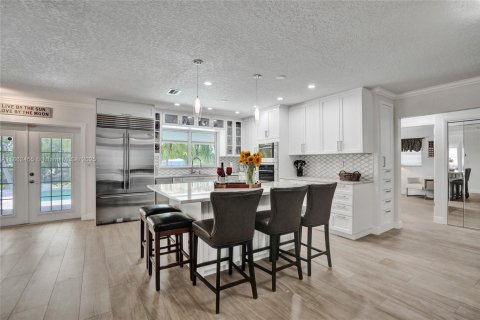 House in Pompano Beach, Florida 4 bedrooms, 189.15 sq.m. № 1890203 - photo 7