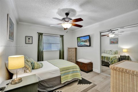 House in Pompano Beach, Florida 4 bedrooms, 189.15 sq.m. № 1890203 - photo 19