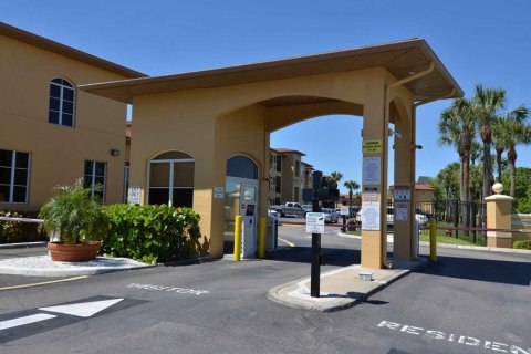 Condo in Tampa, Florida, 1 bedroom  № 1411328 - photo 2