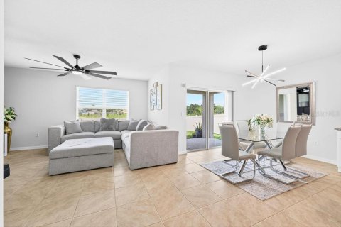Villa ou maison à louer à Sorrento, Floride: 3 chambres, 171.5 m2 № 2096082 - photo 26