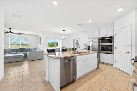 Villa ou maison à louer à Sorrento, Floride: 3 chambres, 171.5 m2 № 2096082 - photo 25