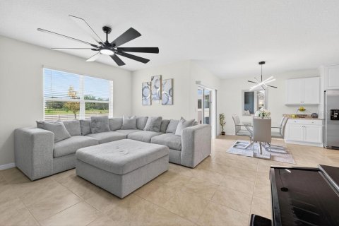 Villa ou maison à louer à Sorrento, Floride: 3 chambres, 171.5 m2 № 2096082 - photo 28