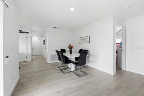 Villa ou maison à vendre à Orlando, Floride: 4 chambres, 156.35 m2 № 2303370 - photo 12