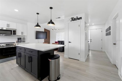 Villa ou maison à vendre à Orlando, Floride: 4 chambres, 156.35 m2 № 2303370 - photo 5