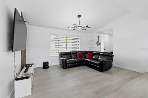 Villa ou maison à vendre à Orlando, Floride: 4 chambres, 156.35 m2 № 2303370 - photo 13