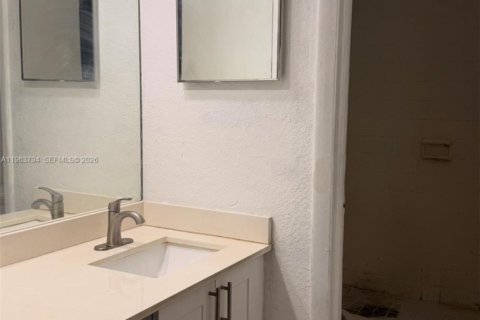 Снять в аренду кондоминиум в Тамарак, Флорида 2 спальни, 100.43м2, № 2027957 - фото 16