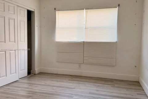 Снять в аренду кондоминиум в Тамарак, Флорида 2 спальни, 100.43м2, № 2027957 - фото 17