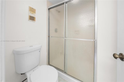 Condominio en venta en Miami, Florida, 3 dormitorios, 117.61 m2 № 1962765 - foto 16