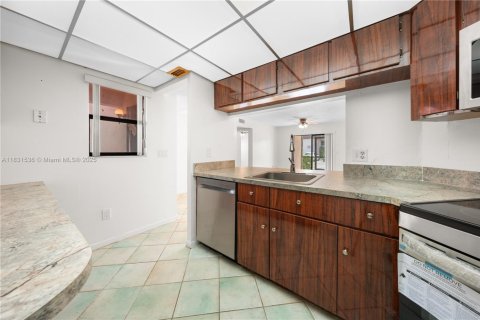 Condominio en Miami, Florida, 3 dormitorios  № 1962765