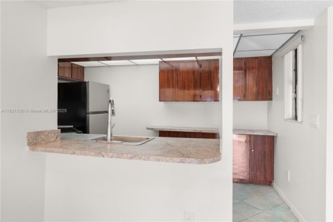 Condominio en venta en Miami, Florida, 3 dormitorios, 117.61 m2 № 1962765 - foto 4
