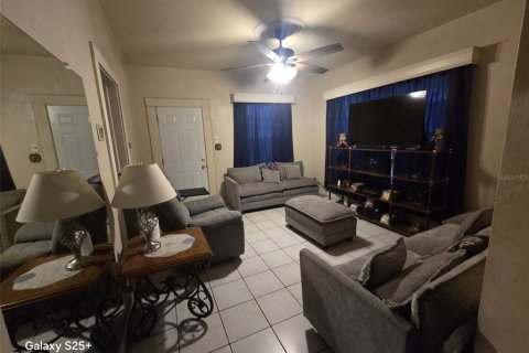 House in Tampa, Florida 2 bedrooms, 86.96 sq.m. № 2091867 - photo 2