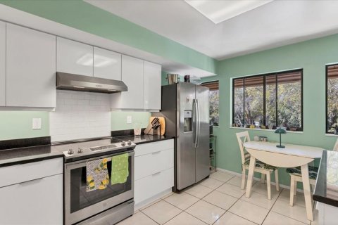 Купить кондоминиум в Сарасота, Флорида 6 комнат, 134.71м2, № 2108308 - фото 11