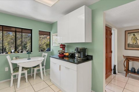 Купить кондоминиум в Сарасота, Флорида 6 комнат, 134.71м2, № 2108308 - фото 12