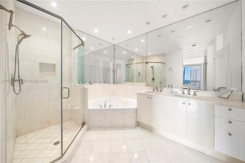 Купить кондоминиум в Майами, Флорида 3 спальни, 180.6м2, № 2008995 - фото 15