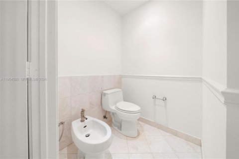 Купить кондоминиум в Майами, Флорида 3 спальни, 180.6м2, № 2008995 - фото 17