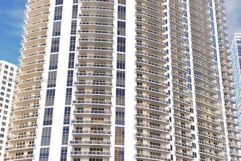 Кондоминиум с 3 спальнями в Майами, Флорида № 2008995