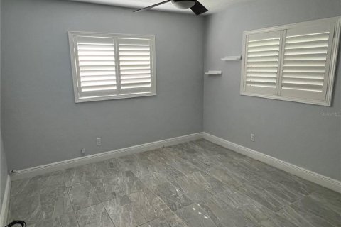 House in Tampa, Florida 3 bedrooms, 123.93 sq.m. № 1857866 - photo 15