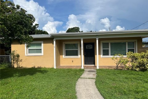 House in Tampa, Florida 3 bedrooms, 123.93 sq.m. № 1857866 - photo 1