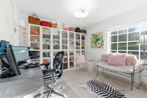 Villa ou maison à vendre à Weston, Floride: 4 chambres, 215.9 m2 № 1992092 - photo 21