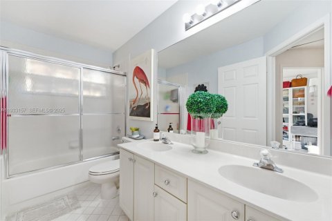 Villa ou maison à vendre à Weston, Floride: 4 chambres, 215.9 m2 № 1992092 - photo 24