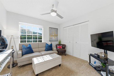 Villa ou maison à vendre à Weston, Floride: 4 chambres, 215.9 m2 № 1992092 - photo 23