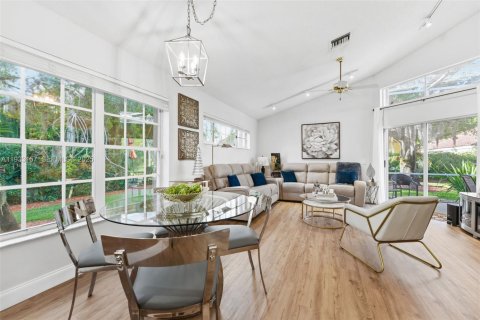 Купить виллу или дом в Уэстон, Флорида 4 спальни, 215.9м2, № 1992092 - фото 9