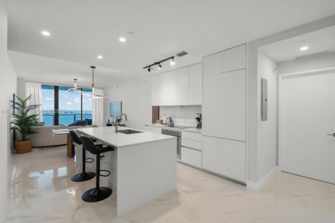 Condominio en alquiler en Miami, Florida, 1 dormitorio, 100.8 m2 № 2020274 - foto 4