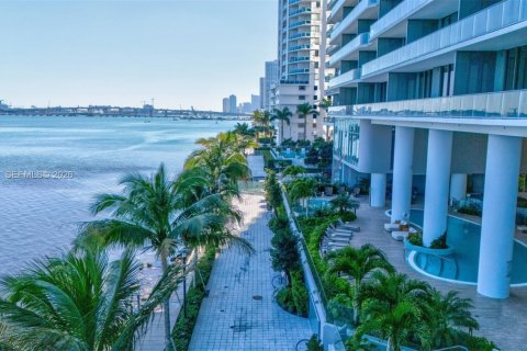 Condominio en alquiler en Miami, Florida, 1 dormitorio, 100.8 m2 № 2020274 - foto 23