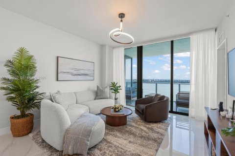 Condominio en Miami, Florida, 1 dormitorio  № 2020274