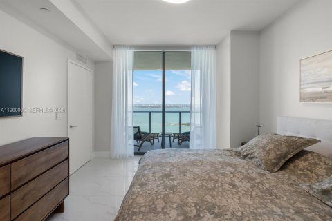 Condominio en alquiler en Miami, Florida, 1 dormitorio, 100.8 m2 № 2020274 - foto 11