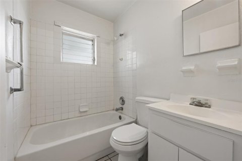 Duplex in Clearwater, Florida 4 bedrooms, 115.94 sq.m. № 1870568 - photo 12
