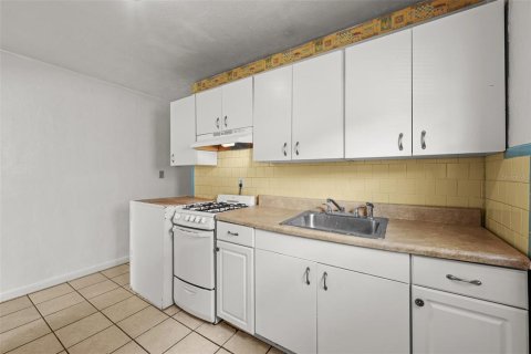 Duplex in Clearwater, Florida 4 bedrooms, 115.94 sq.m. № 1870568 - photo 10