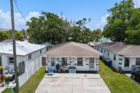 Duplex in Clearwater, Florida 4 bedrooms, 115.94 sq.m. № 1870568 - photo 1