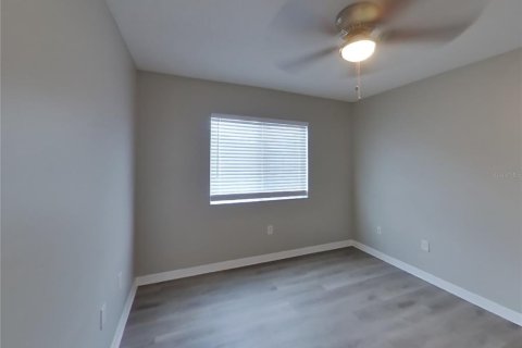 House in Plant City, Florida 4 bedrooms, 143.44 sq.m. № 1911046 - photo 12
