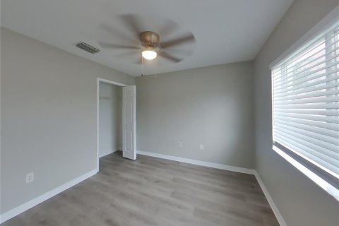 House in Plant City, Florida 4 bedrooms, 143.44 sq.m. № 1911046 - photo 14