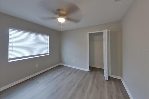 House in Plant City, Florida 4 bedrooms, 143.44 sq.m. № 1911046 - photo 13