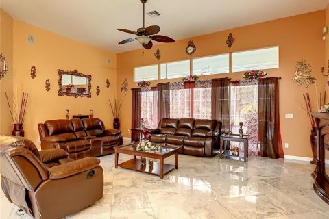 House in Punta Gorda, Florida 4 bedrooms, 431.16 sq.m. № 1907030 - photo 6
