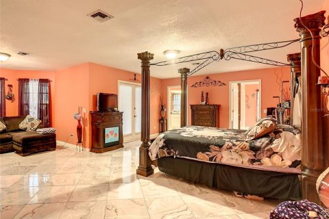 House in Punta Gorda, Florida 4 bedrooms, 431.16 sq.m. № 1907030 - photo 30