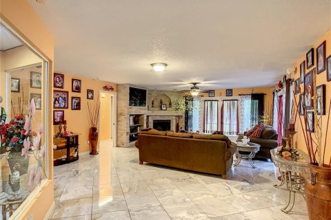 House in Punta Gorda, Florida 4 bedrooms, 431.16 sq.m. № 1907030 - photo 18