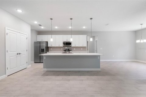 House in North Port, Florida 4 bedrooms, 214.23 sq.m. № 1866443 - photo 4
