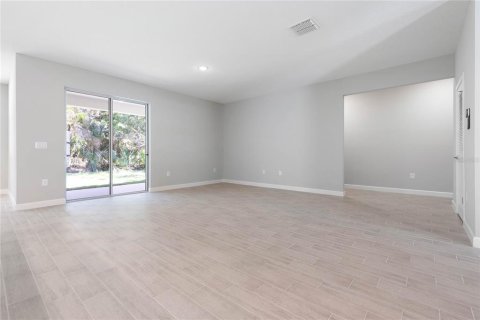 House in North Port, Florida 4 bedrooms, 214.23 sq.m. № 1866443 - photo 13
